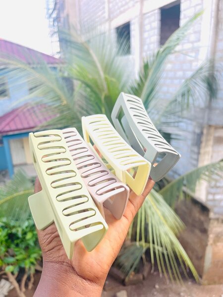 Claw clips
