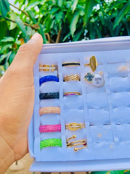 Knuckle rings