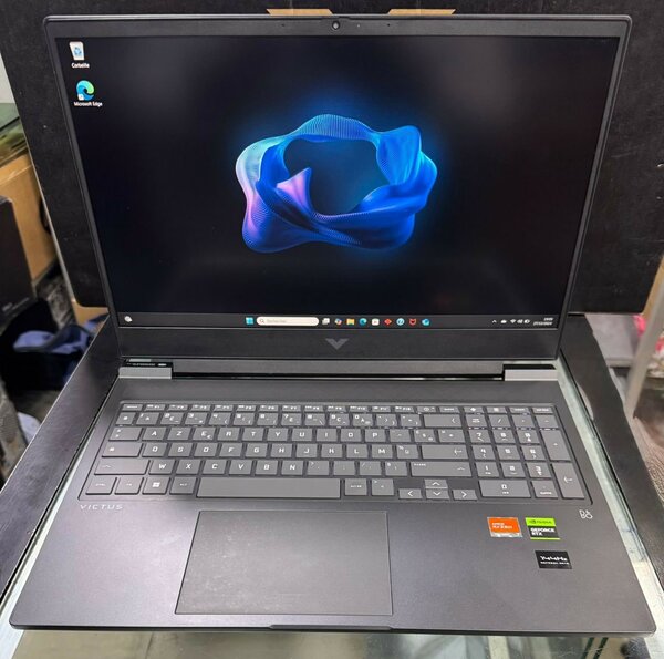 HP victus