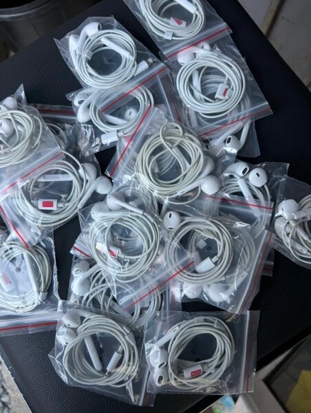 iPhone earpiece