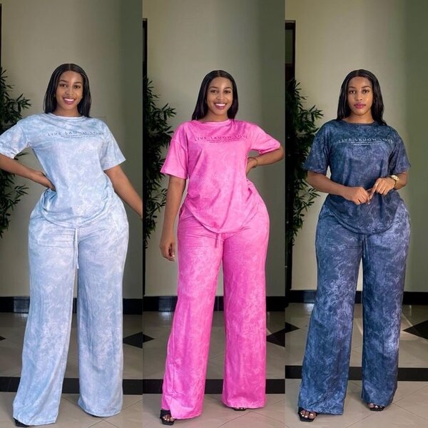 LADIES TOP AND DOWNS
