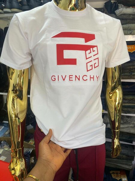 White T shirts