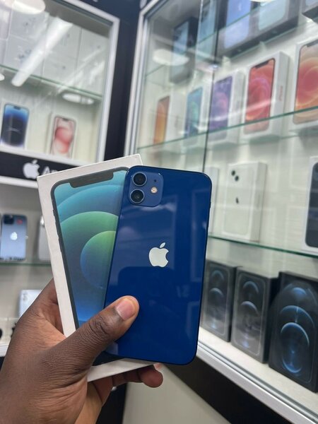 iPhone 12 simple