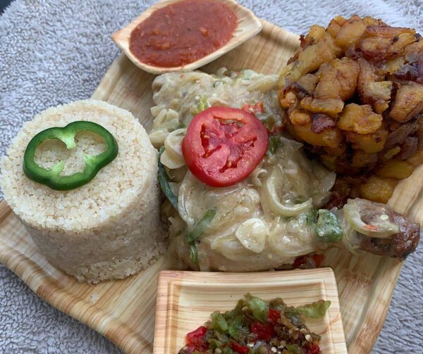 poulet avec alloco et Attieké
