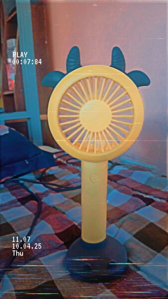 Hand held mini fans