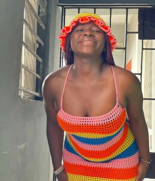 Robe colorée en crochet
