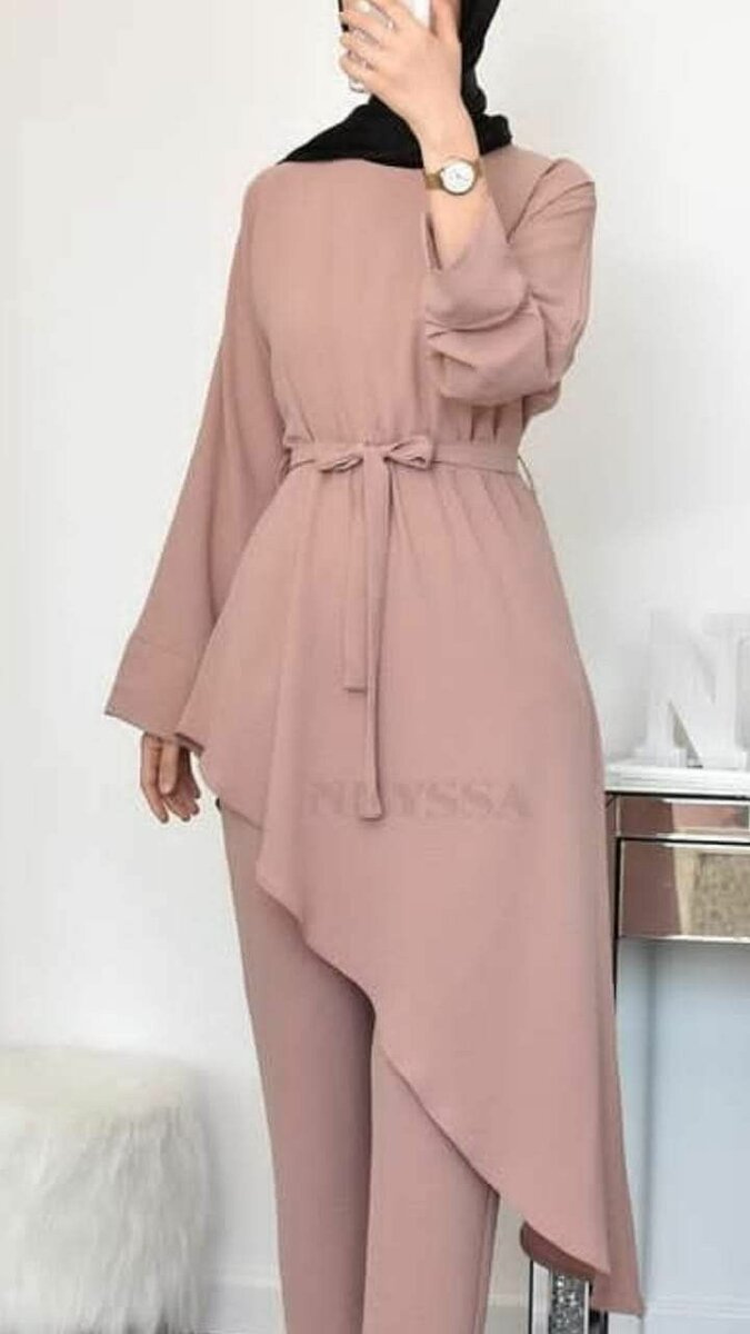 Ensemble asymétrique élégant
