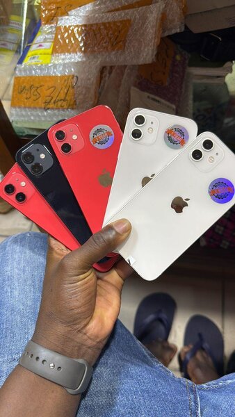 iPhone 12 simple quasi neuf