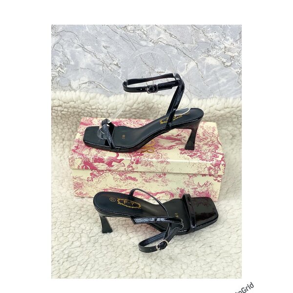 Classy heel available in size 37&40-¢150