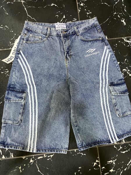Short Asake , culotte gros bas