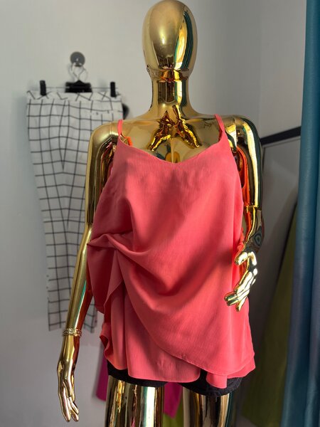 Sleeveless tops