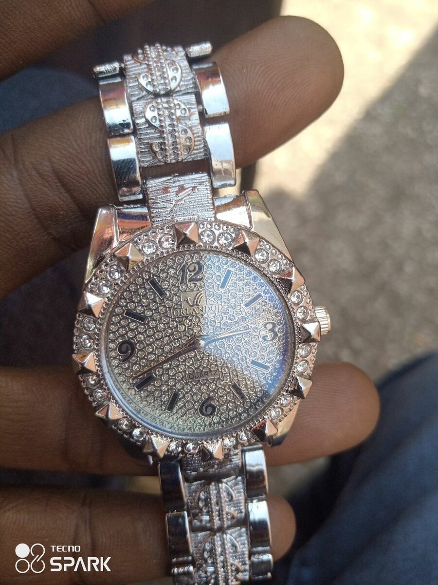 Men wrist watch