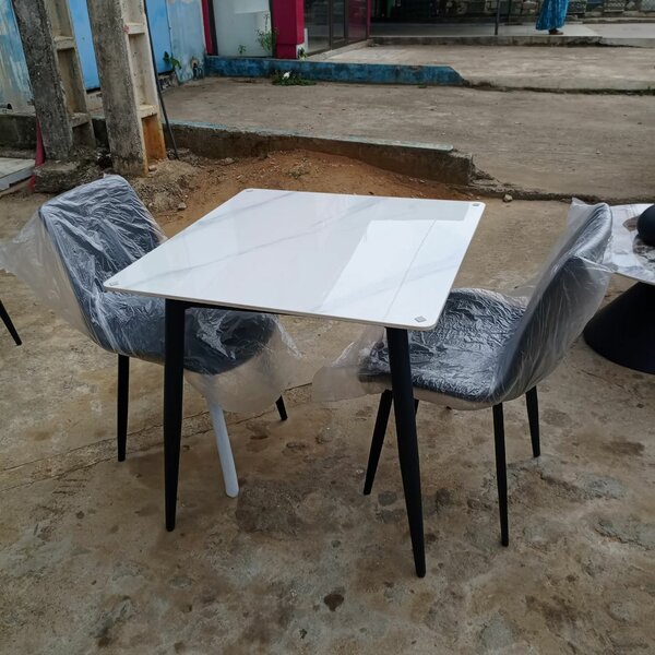 Table de salle à manger