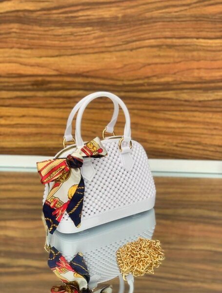 Ladies fashion bags