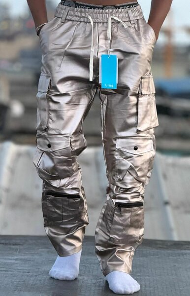 Pantalon cargo brillant