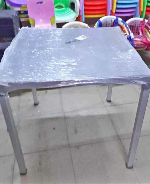 Table en plastique