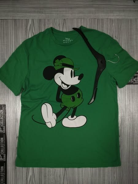 Round neck Tee's