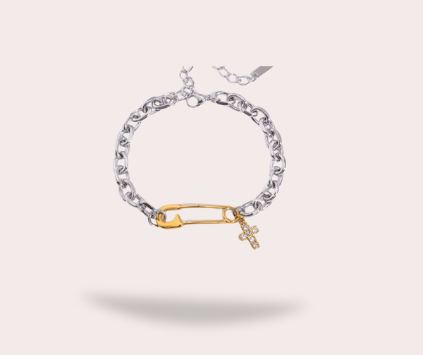 Bracelet chaîne avec pendentif croix