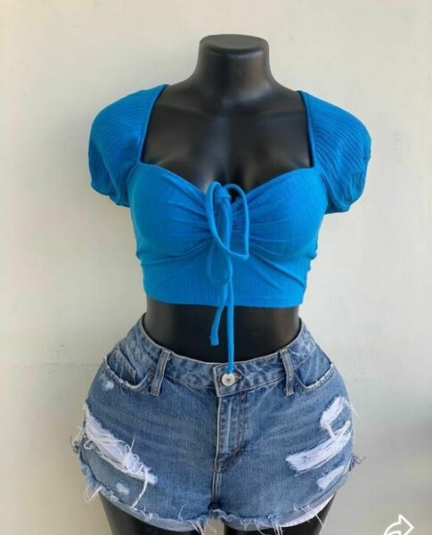 Top court bleu tendance