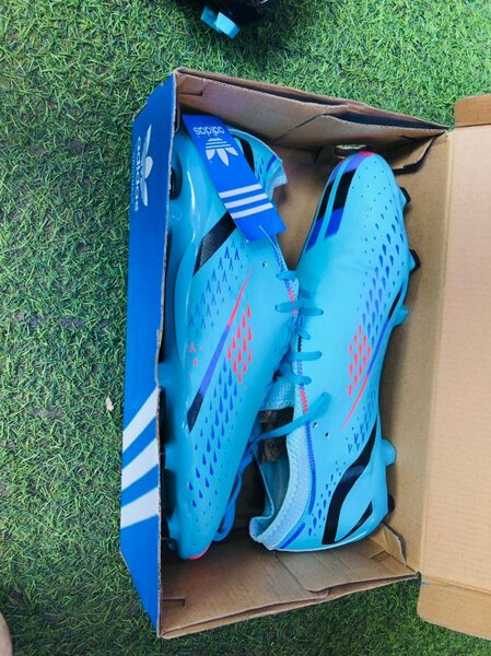 Soccer boots