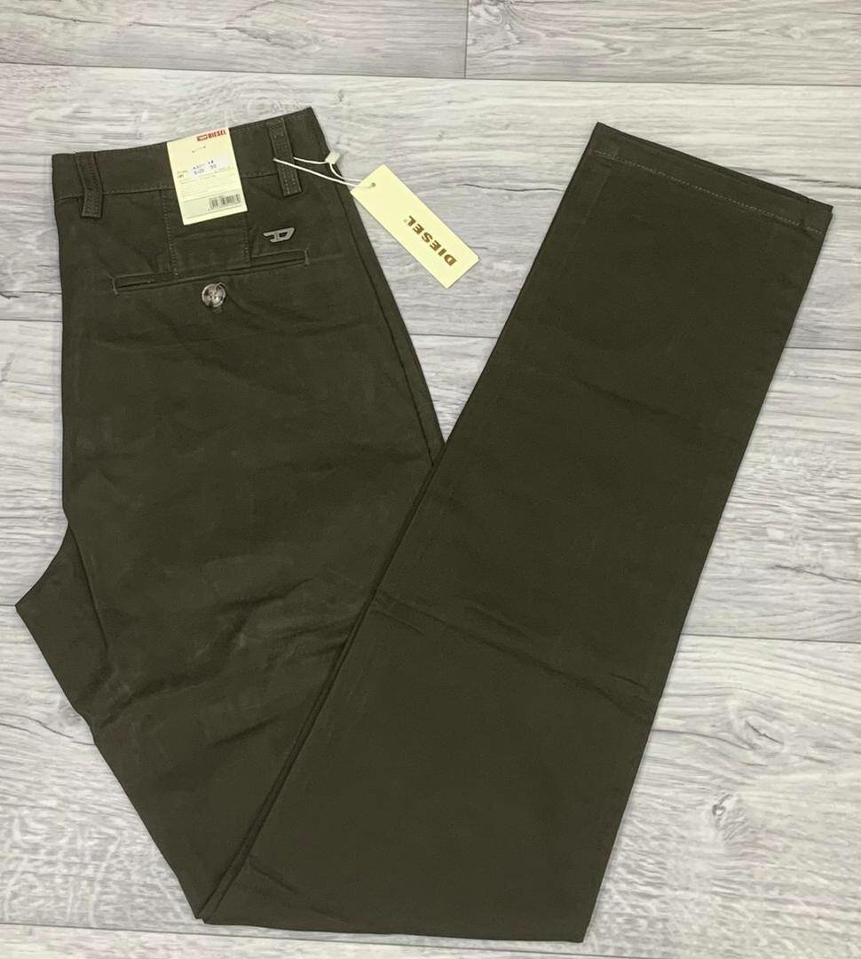 Des Dockers hommes