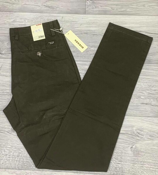 Des Dockers hommes