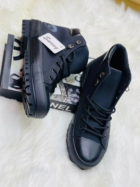 Shoe