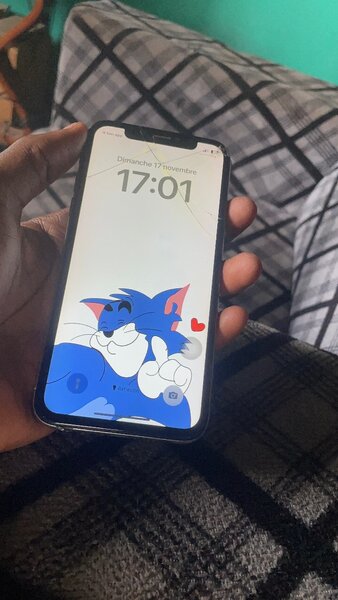 IPhone X 64gigas sans id