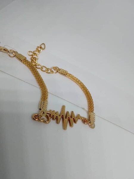 Bracelet chaîne dorée élégante