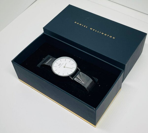 MONTRE LUXE HOMME DW