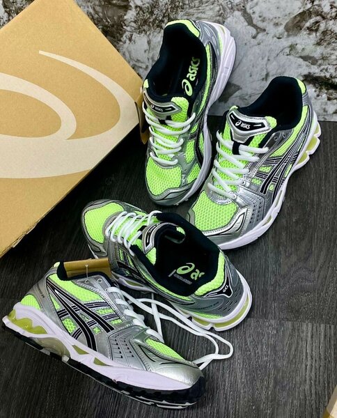 ASICS SNEAKER
