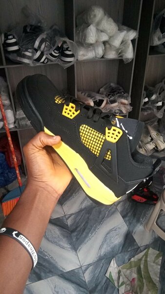 Sneaker