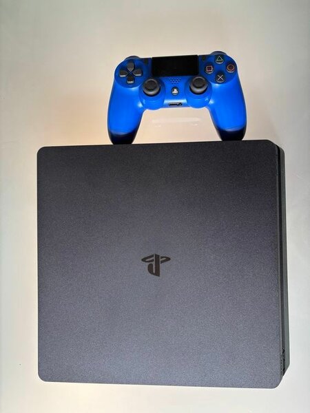 Console PS4 Slim 500Go Noire/Jet Black - Châss version 11.50