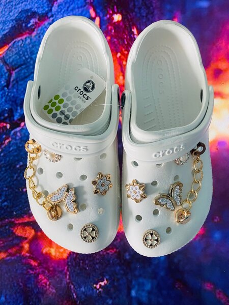 Crocs blancs design