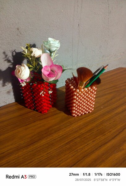 Vase décoratif en perles