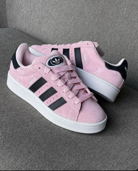 Chaussures sport roses modernes