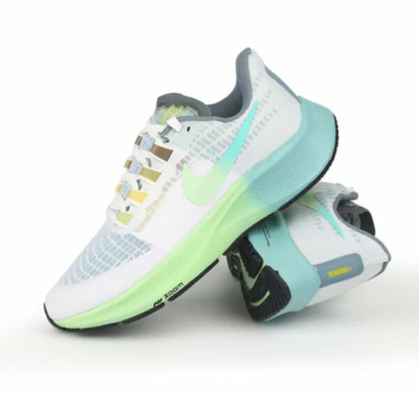 Adidas Nike
