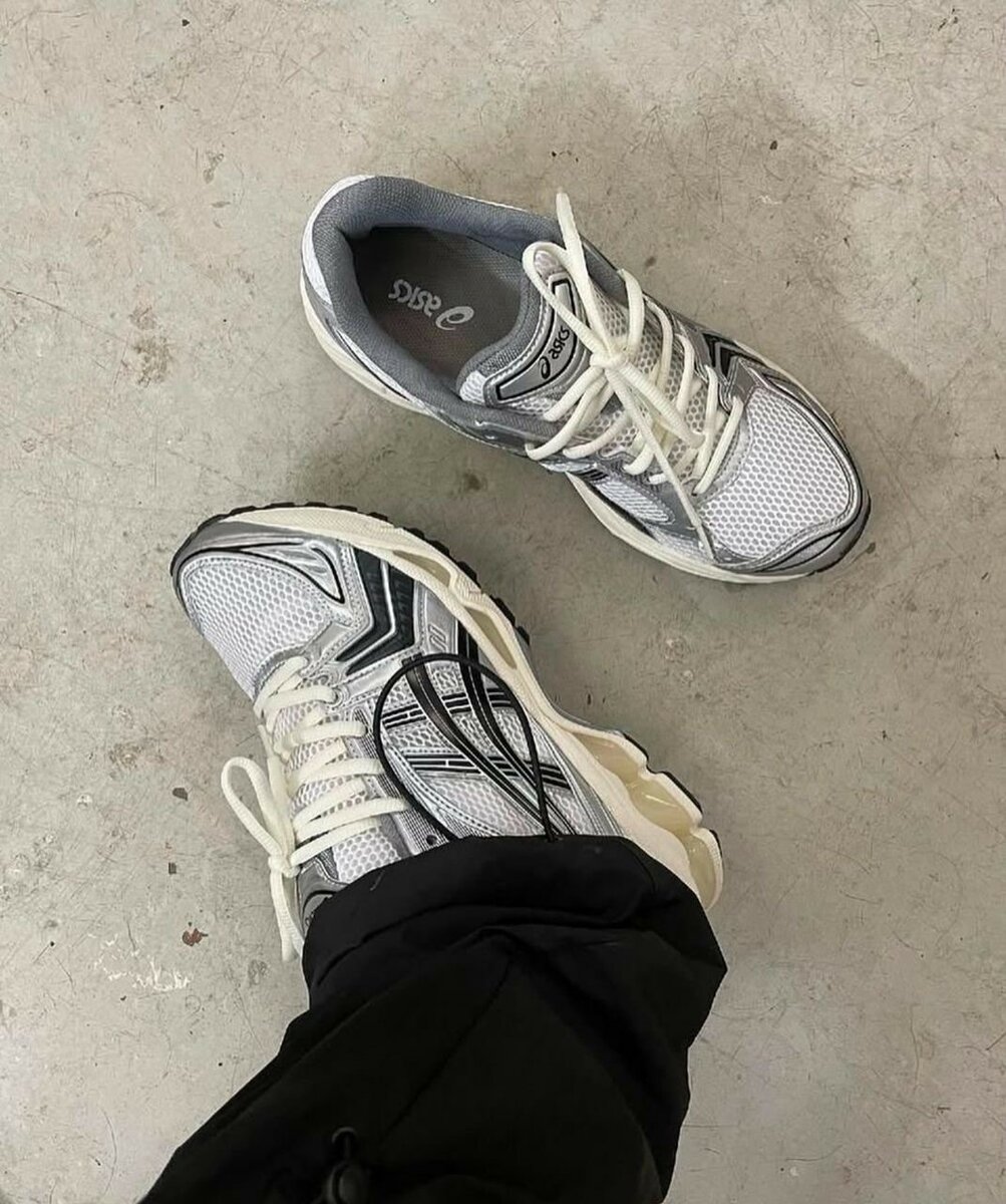 ASICS SNEAKER