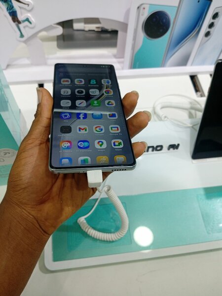 TECNO CAMON 40