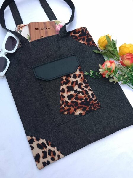 Tote bag