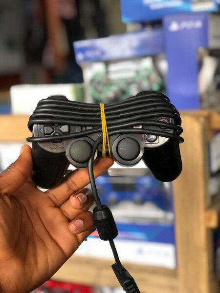 Manette PS2 noire