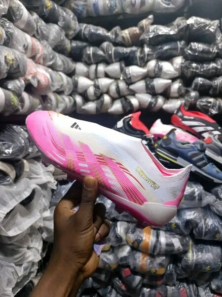 Chaussures de foot F50 légères