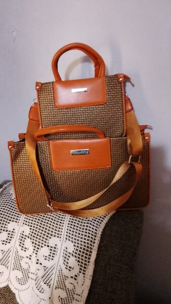 Sac à main en cuir et tissu