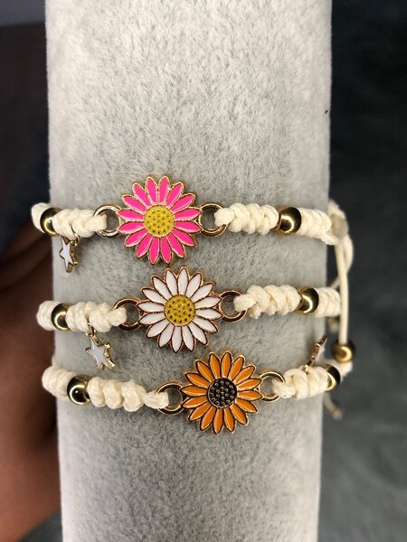 Bracelet en corde floral bohème