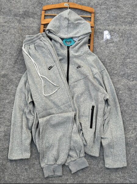 Les complets nike