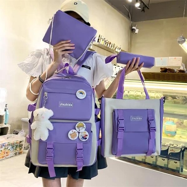 Ensemble scolaire violet