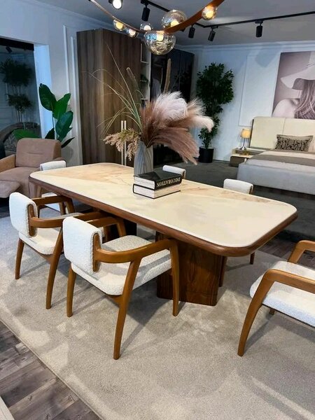 Table à manger moderne en bois