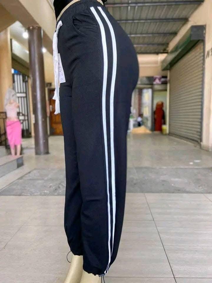 SWEAT PANTS