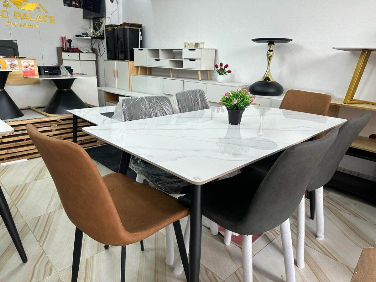 Table à manger marbré