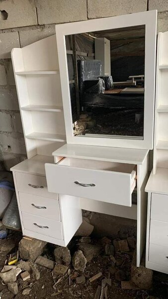 Commodes
